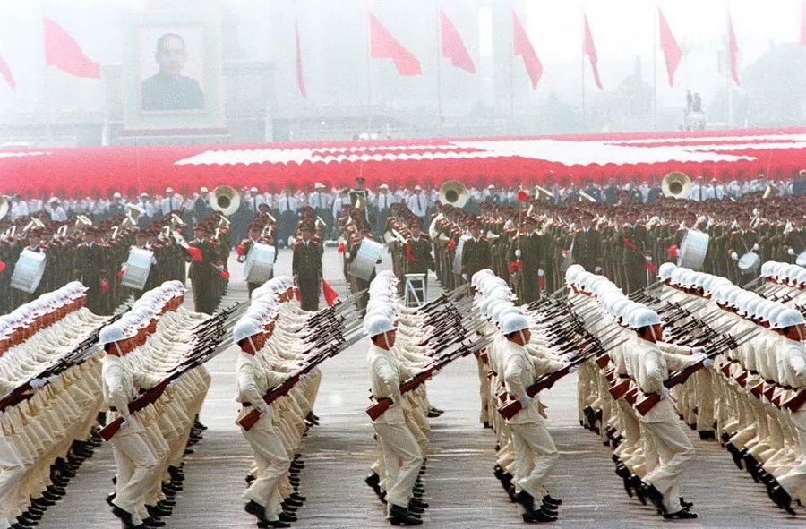 中國閱兵史上的霸氣瞬間，回顧1984年的閱兵盛況，中國閱兵史上的霸氣瞬間，回顧1984年閱兵盛況的震撼瞬間