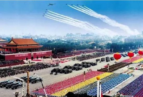 慶祝祖國輝煌，50周年國慶大閱兵高清完整版回顧，慶祝祖國輝煌，國慶大閱兵高清完整版回顧，共襄五十周年慶典盛況