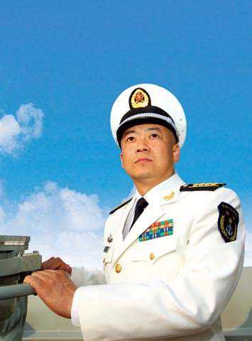 遼寧艦現任艦長——中國海軍力量的新標桿，遼寧艦現任艦長，中國海軍力量的新典范