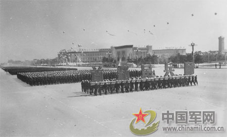 重溫歷史瞬間，探索1959年國慶閱兵視頻，重溫歷史瞬間，探索經典，回顧1959年國慶閱兵盛況