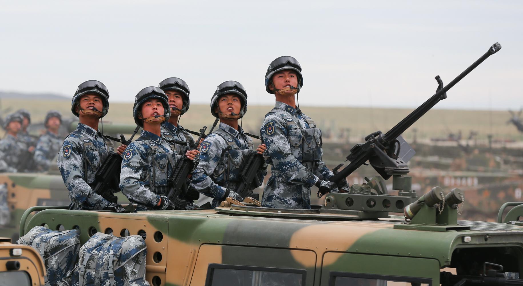 建軍90年閱兵完整版，回顧歷史，展望未來，建軍90年閱兵回顧，歷史印記與未來展望