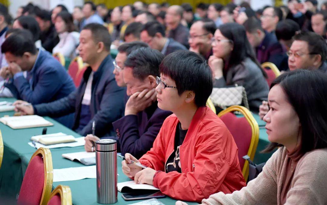 新聞報刊最新一期，深度解讀熱點事件，掌握最新資訊動向，新聞熱點深度解讀，掌握最新資訊動向