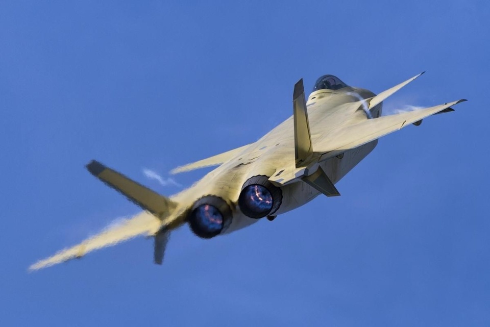 殲15戰斗機發動機，性能與優勢分析，殲15戰斗機發動機性能與優勢深度解析
