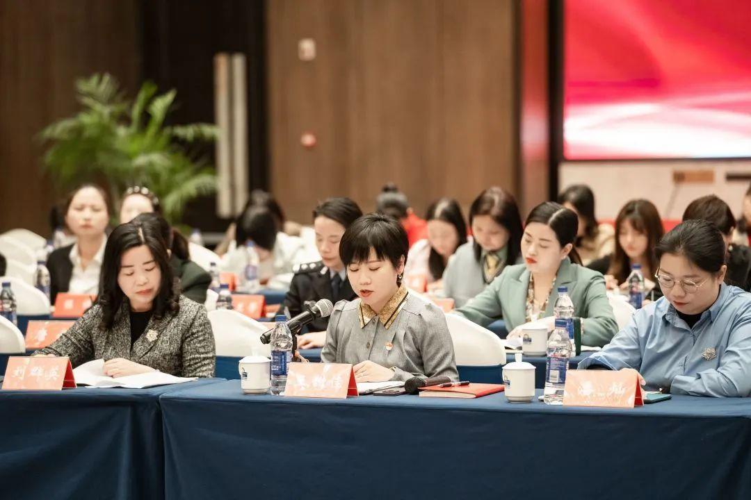 正版管家婆軟件，全面解析其優勢與價值，正版管家婆軟件，優勢與價值全面解析