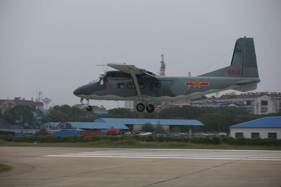 運(yùn)-12E飛機(jī)，探索航空領(lǐng)域的卓越之作，運(yùn)-12E飛機(jī)，航空領(lǐng)域的杰出探索者