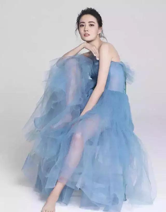 探究90后女明星的世界，璀璨星辰的她們都有哪些獨特魅力？，璀璨星辰下的90后女明星，獨特魅力大揭秘！