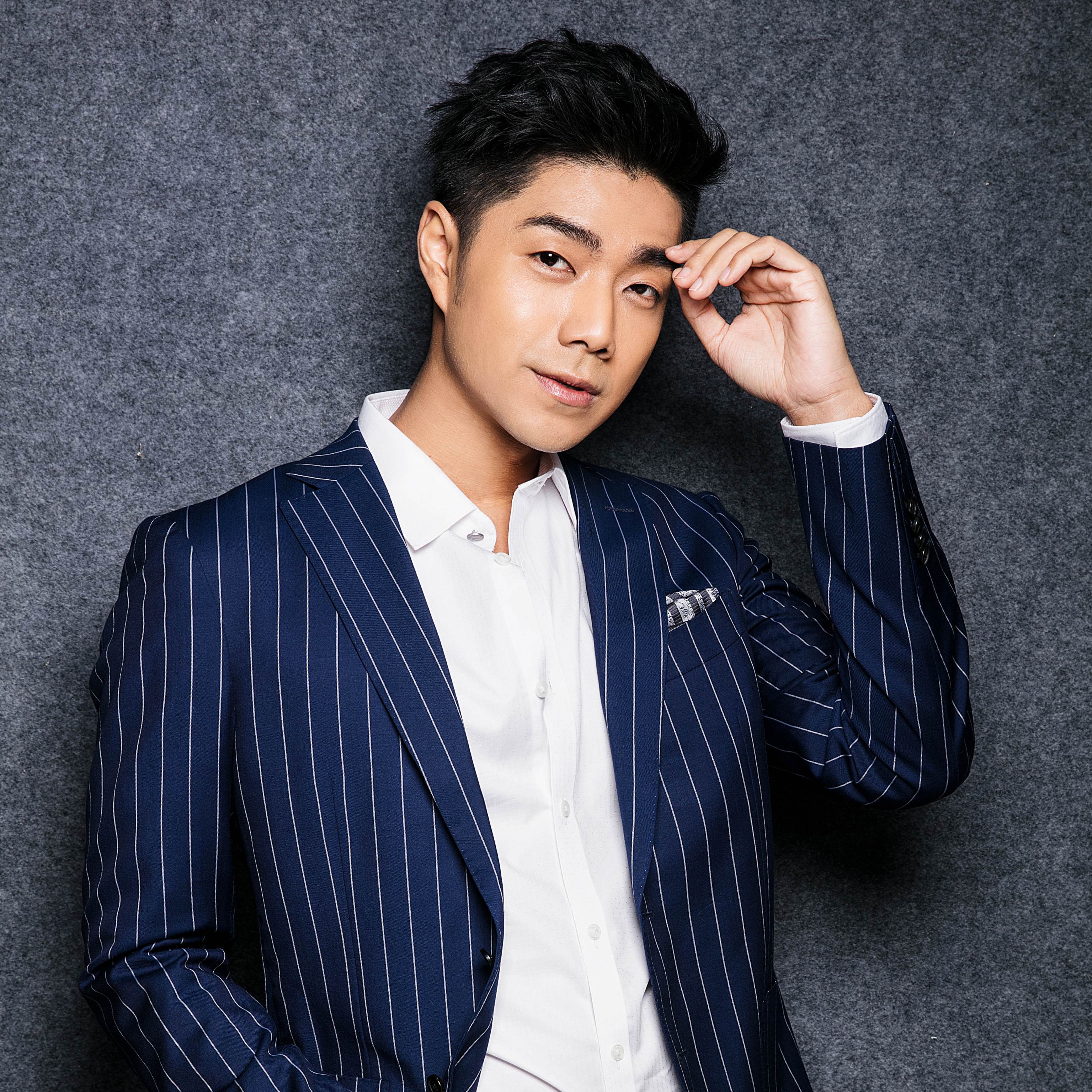袁成杰演員，星光璀璨，演藝之路無限寬廣，袁成杰，星光璀璨演藝路，無限寬廣的明星之路