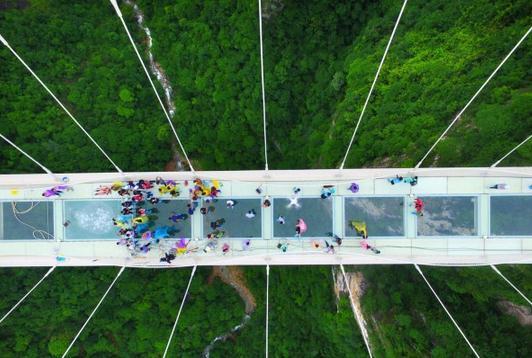 揭秘玻璃橋旅游景點所在地——探索極致高空體驗之旅,揭秘玻璃橋旅游景點,高空極致體驗之旅