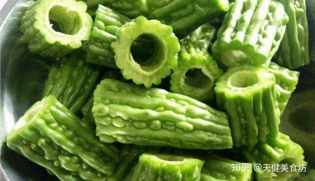 苦瓜烹飪技巧,如何做出美味可口的苦瓜佳肴,苦瓜烹飪秘訣,打造美味可口的苦瓜佳肴