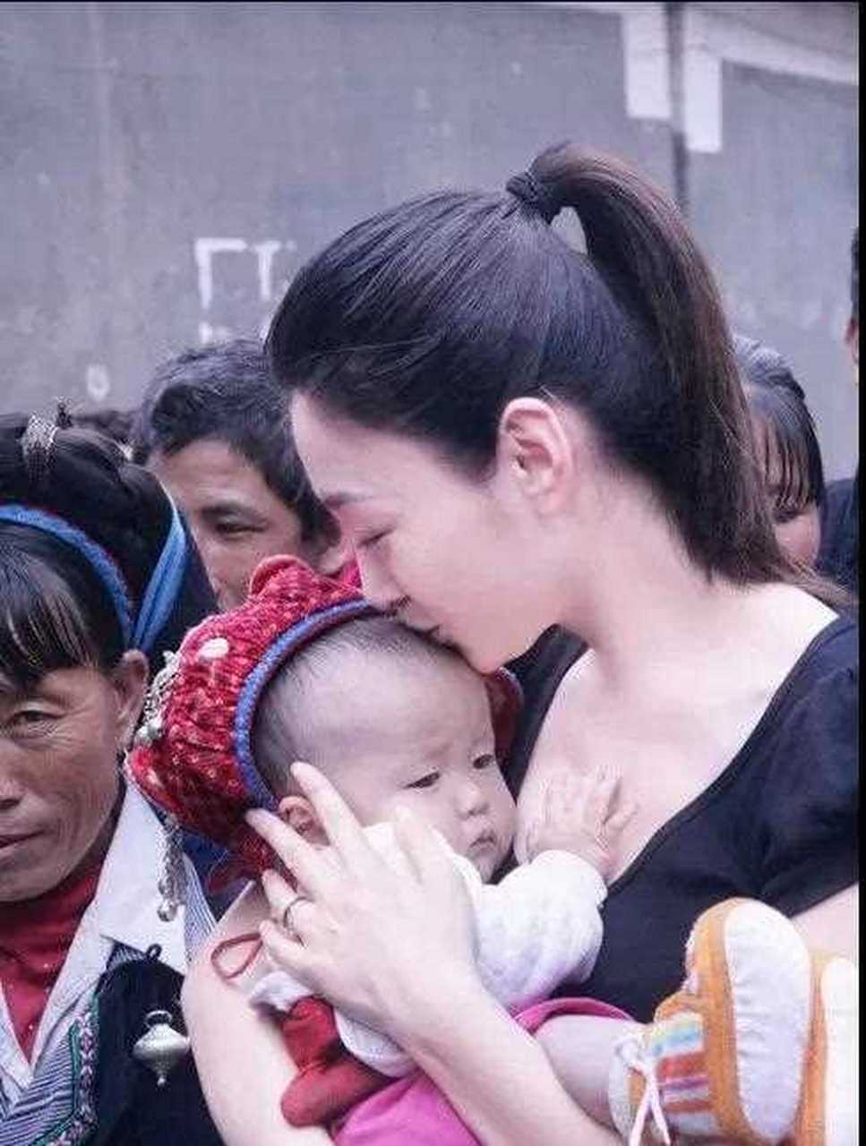 關于李小冉是否生寶寶的熱議與探討,李小冉是否生育寶寶的熱議與討論