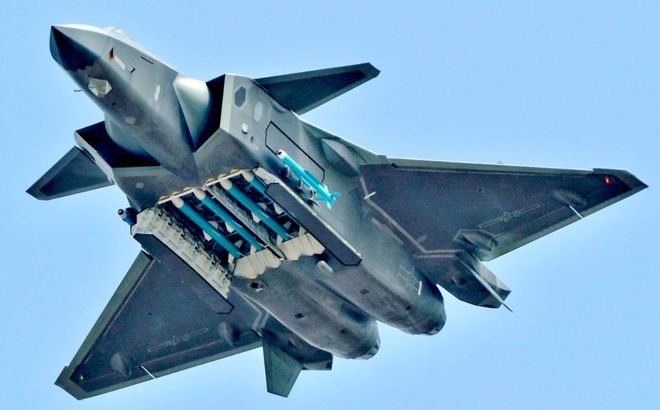 殲-20C,新一代空中霸主,展現中國航空工業的驕傲,殲-20C,中國航空工業的空中霸主與新驕傲亮相