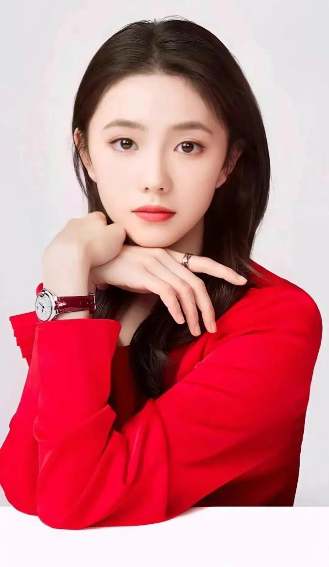 劉浩存?zhèn)€人資料圖片,探索明星之路的奧秘,劉浩存?zhèn)€人資料圖片,揭秘明星之路的奧秘之旅