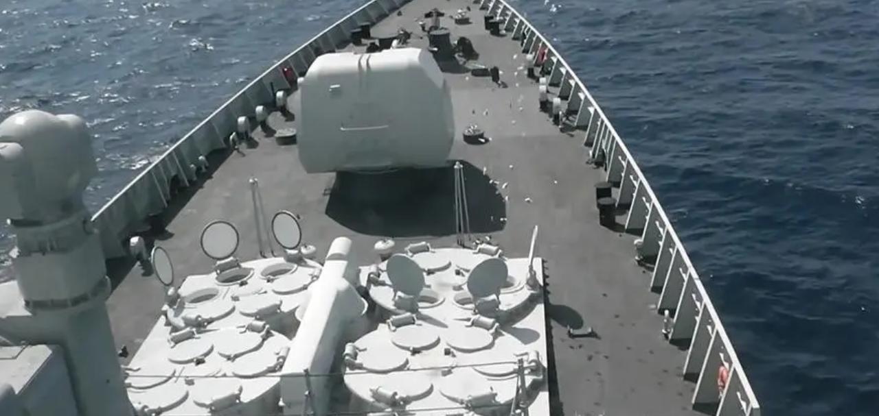 關于中國海軍女艦長撞美國航母事件,深度解析與反思,中國海軍女艦長與美國航母碰撞事件,深度解讀與反思