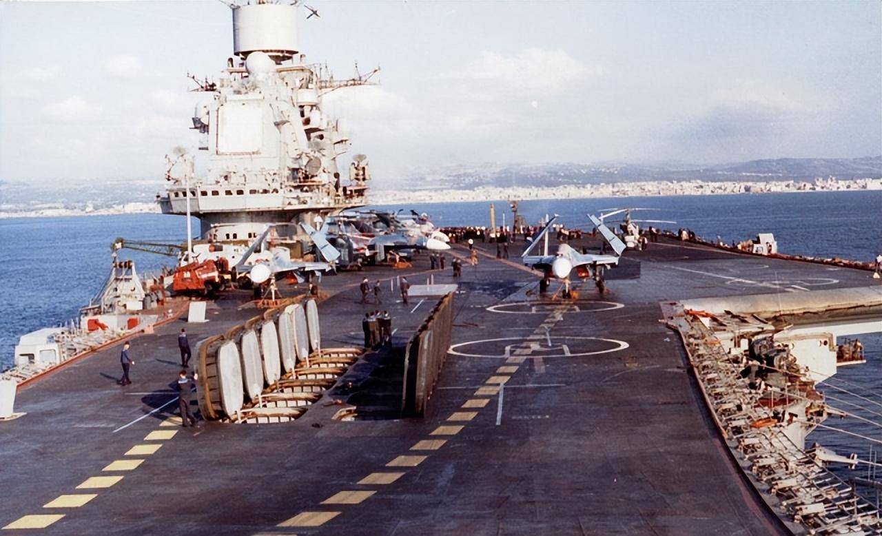 瓦良格號航母購買真相,揭秘背后的故事,瓦良格號航母購買真相揭秘,背后不為人知的故事