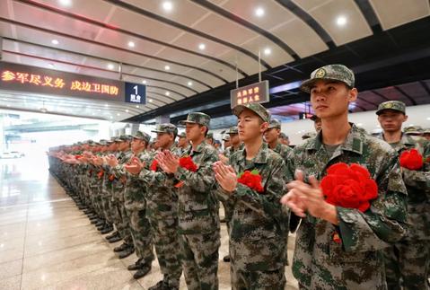 女兵政審難度分析,多重因素下的挑戰與解讀,女兵政審難度分析,多重因素下的挑戰與應對策略