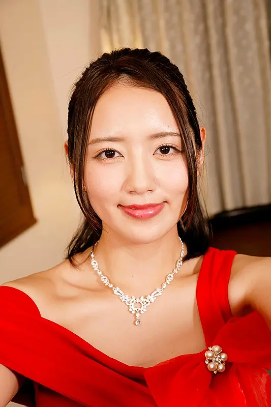 李勤勤個(gè)人資料及圖片簡介,揭開演藝界的魅力之星,李勤勤演藝生涯揭秘,魅力之星個(gè)人資料及圖片簡介