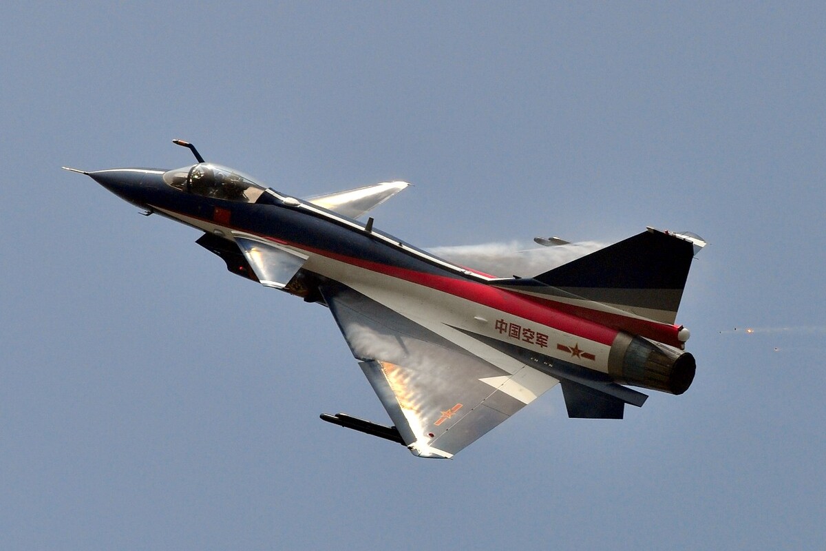殲10戰斗機圖片欣賞,領略中國空軍之驕傲的風采,殲10戰斗機風采,中國空軍之驕傲的圖片欣賞