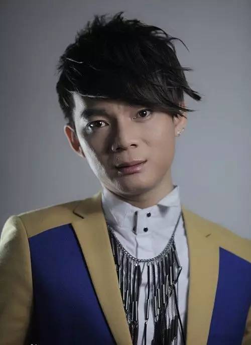 歌手六哲個(gè)人資料簡介,六哲個(gè)人簡介