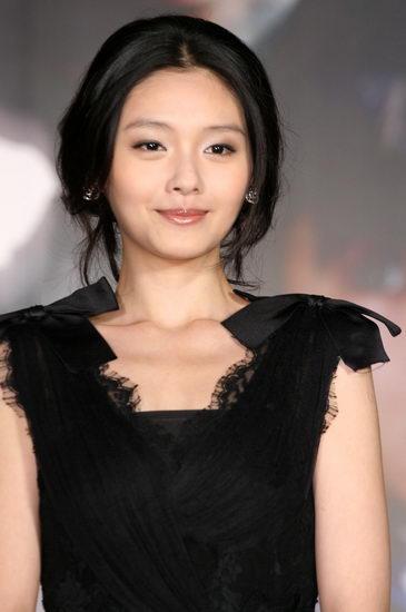 臺(tái)灣人評(píng)價(jià)大S嫁汪小菲,跨文化婚姻的背后,臺(tái)灣人眼中的大S與汪小菲跨文化婚姻,背后深意解析