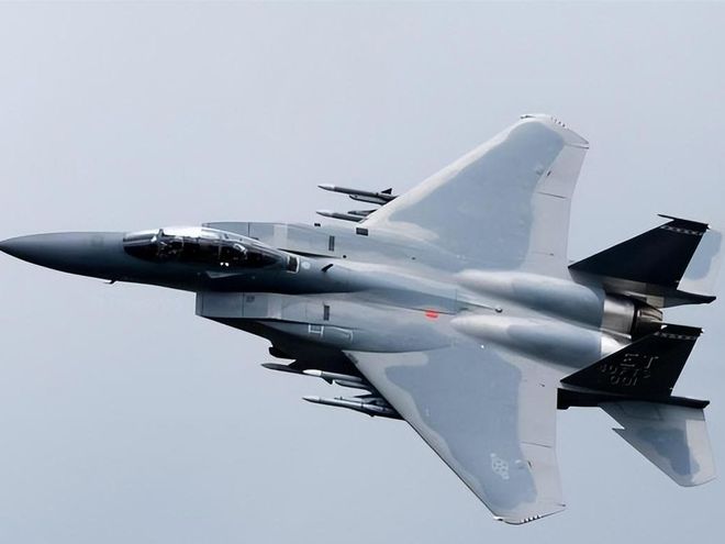 世界戰(zhàn)斗機(jī)排名前十,誰是最強(qiáng)的空中霸主?,世界戰(zhàn)斗機(jī)排名前十,誰稱霸空中霸主地位?