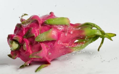 火龍果的營養(yǎng)價值與健康益處,吃火龍果的好處,火龍果的營養(yǎng)價值與健康益處,吃火龍果的諸多好處解析