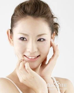 瘦臉最快的自然方法，重塑迷人輪廓的自然途徑，瘦臉秘訣，自然方法重塑迷人輪廓