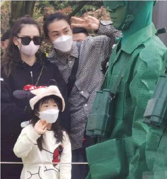 戚薇個人資料及圖片揭秘,身高背后的故事,戚薇個人資料大揭秘,身高背后的故事及圖片展示