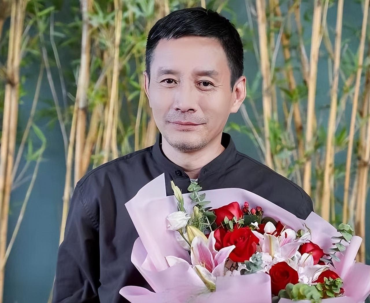 江珊個人資料簡歷及年輕照片,璀璨明星的旅程,江珊的個人資料、年輕照片與明星旅程的璀璨之路