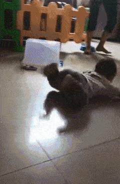 被抱起來(lái)撞到哭的緩解方法，被抱起來(lái)撞到哭的緩解方法與應(yīng)對(duì)技巧