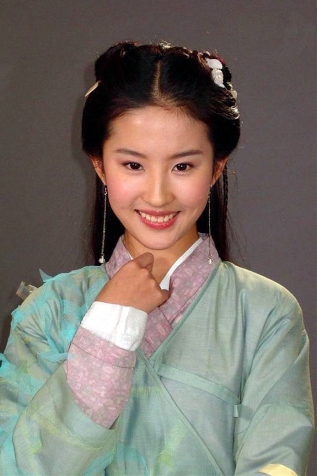 揭秘劉亦菲,為何15歲便大學(xué)畢業(yè)?,揭秘劉亦菲,15歲神速大學(xué)畢業(yè)之謎?