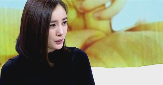 迪麗熱巴承認自己抽煙,公眾人物的生活細節(jié)與社會影響,迪麗熱巴抽煙事件,公眾人物生活細節(jié)與社會影響探究