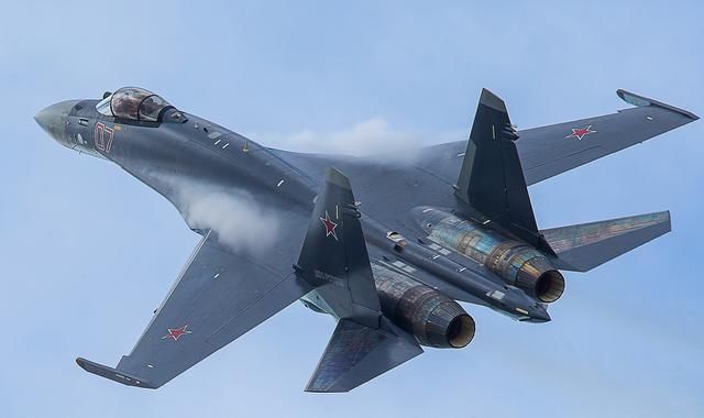 殲23火龍戰(zhàn)斗機圖片,探索中國先進戰(zhàn)斗機的魅力,殲23火龍戰(zhàn)斗機,中國先進戰(zhàn)斗機的魅力探索圖片展示