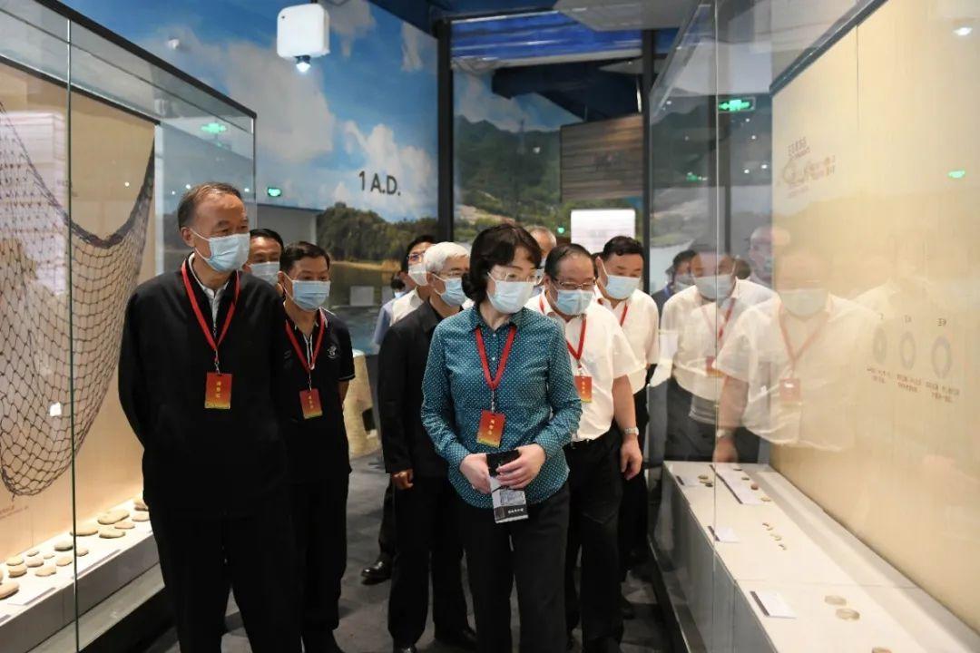 澳門今晚必開一肖掛牌,揭秘生肖運勢與博彩文化交融的神秘面紗,澳門今晚生肖運勢揭秘,博彩文化與生肖運勢交融的神秘面紗