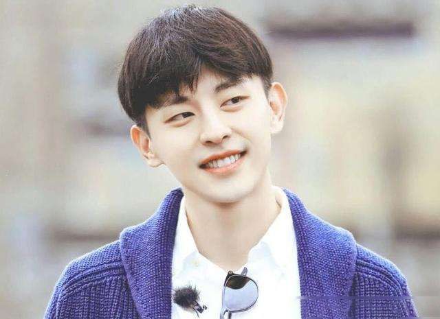 二線明星代言費，深度解析與影響因素探討，二線明星代言費深度探討，解析費用結構及其影響因素