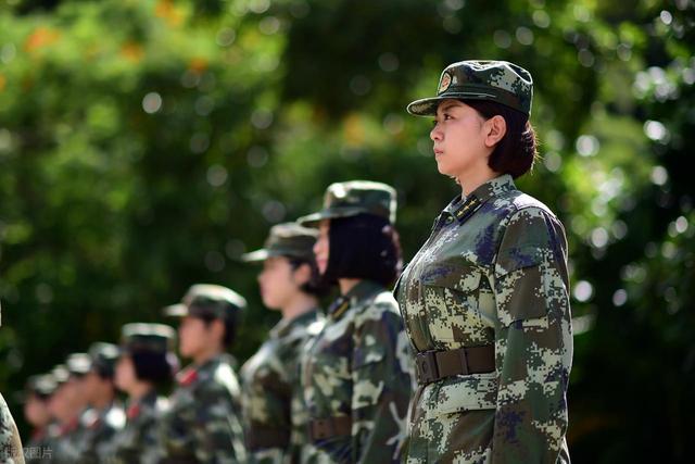 專科女生入伍難嗎?——全面解讀女性專科生的征兵之路,專科女生入伍之路的挑戰與解讀,女性專科生征兵之路全面剖析