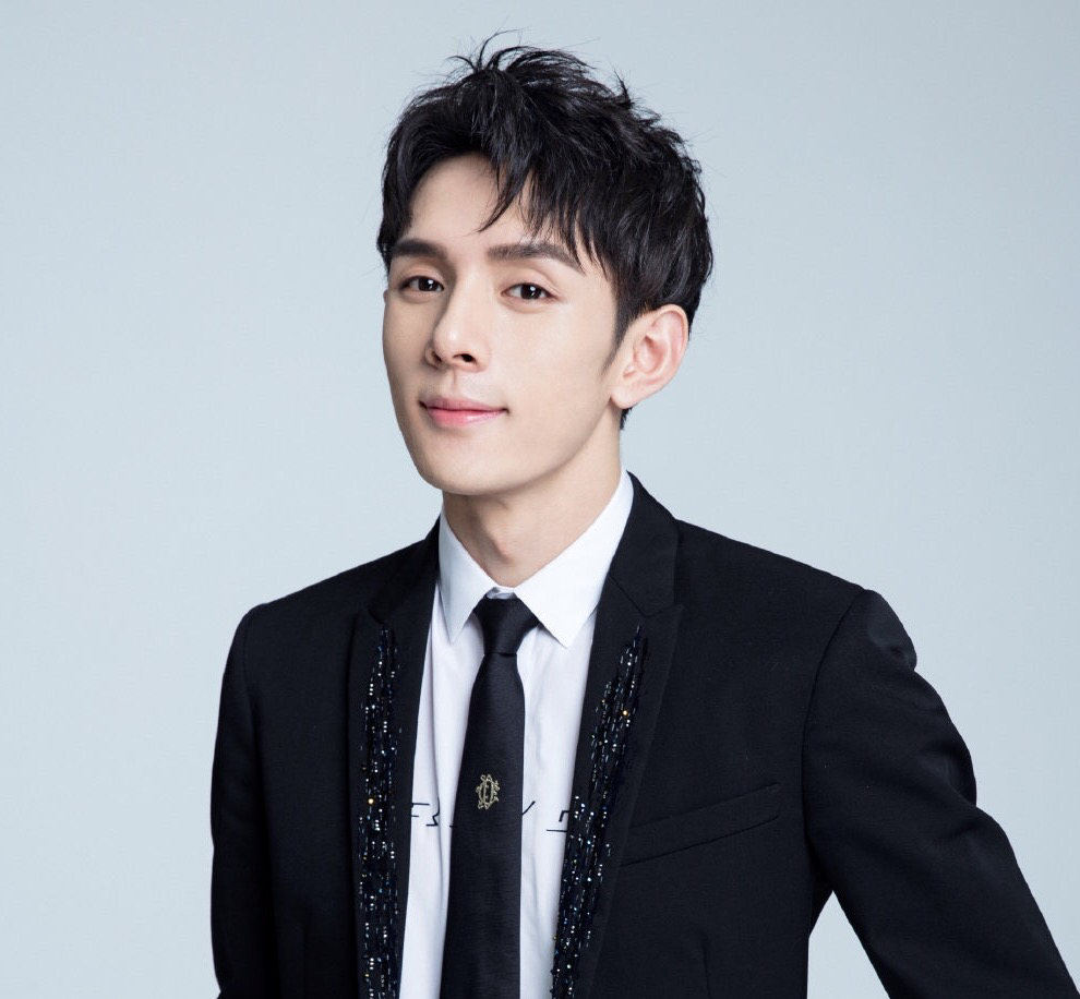 王一博27個代言能賺多少錢，深度解析代言收入與影響因素，王一博代言收入深度解析，27個代言能為他帶來多少收入及影響因素探討