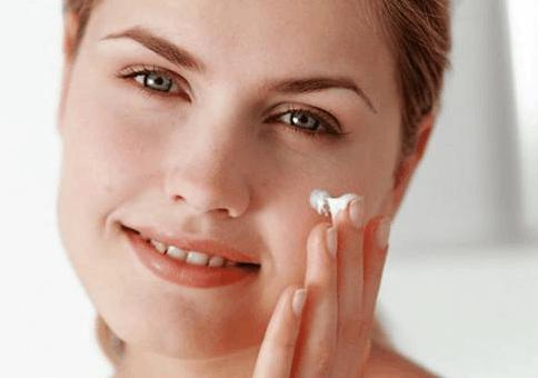 黃褐斑是什么原因導致的，深度解析成因與防治策略，深度解析黃褐斑成因及防治策略，探尋黃褐斑形成原因與應對之道