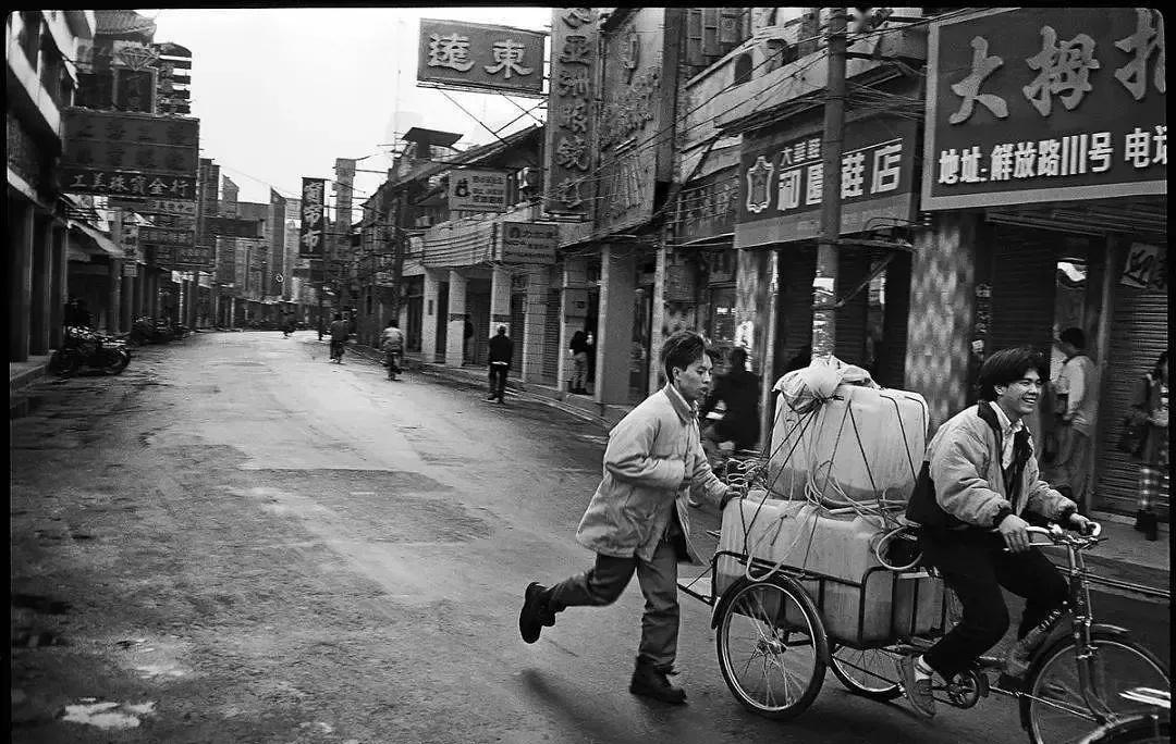 中國一旦開戰(zhàn),深圳是否會被轟炸?解析與探討,中國開戰(zhàn)時深圳會否遭轟炸?深度解析與探討