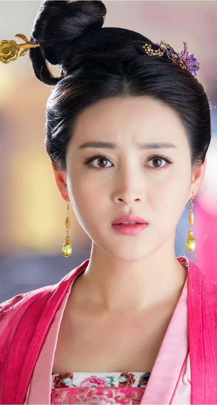 蔣勤勤個(gè)人資料簡(jiǎn)介圖片，蔣勤勤個(gè)人資料簡(jiǎn)介及圖片