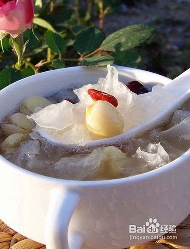 銀耳蓮子湯,傳統美味湯品的做法與養生秘訣,銀耳蓮子湯,傳統美味與養生之道的完美結合