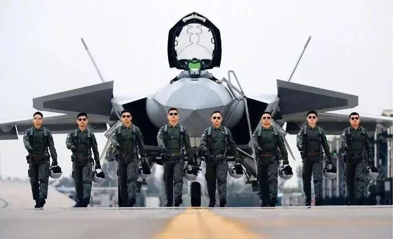 轟-20首飛成功視頻,揭秘中國新一代隱身戰(zhàn)略轟炸機(jī)的不凡之旅,中國新一代隱身戰(zhàn)略轟炸機(jī)轟-20首飛成功揭秘不凡之旅