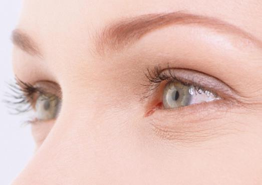 眼袋切除手術費用詳解,價格因素與如何選擇合適的手術方案,眼袋切除手術費用解析,了解價格因素與選擇最佳手術方案