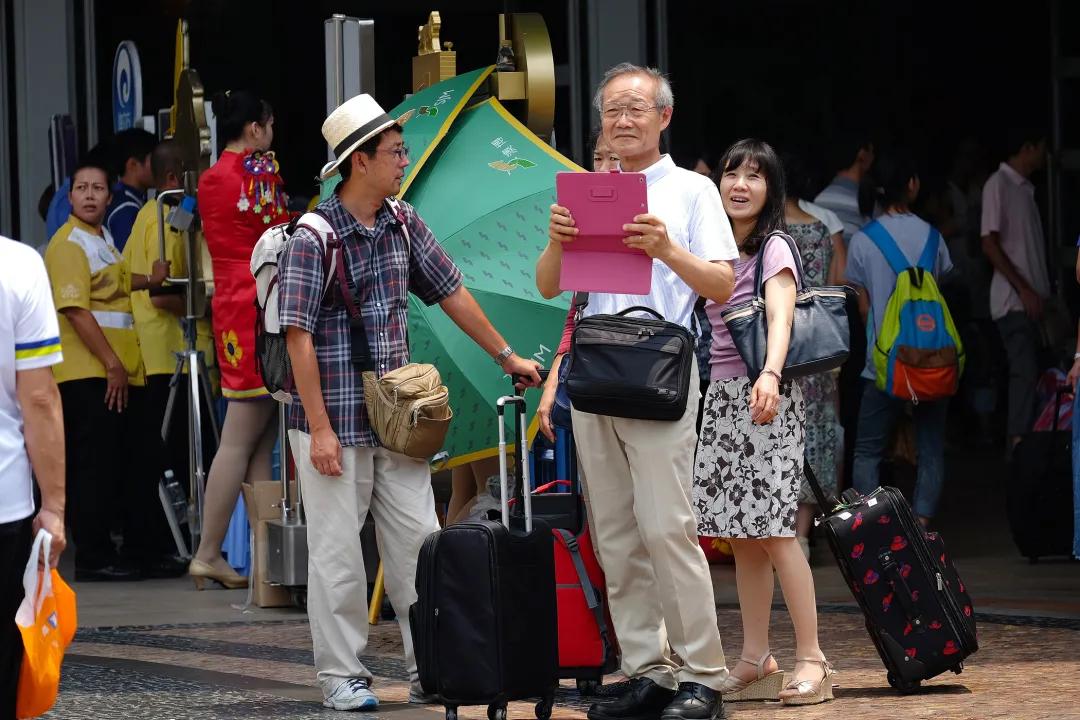 澳門242最快開獎(jiǎng)結(jié)果,揭秘彩票背后的秘密,澳門彩票開獎(jiǎng)結(jié)果揭秘,探尋背后的秘密與最新開獎(jiǎng)動(dòng)態(tài)