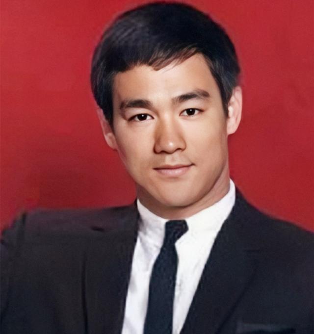 成龍資料個人信息，一位國際巨星的人生軌跡，成龍，國際巨星的人生軌跡與個人信息揭秘