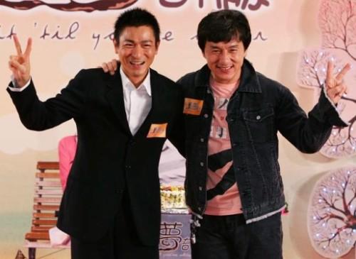 芭莎明星慈善夜,成龍的光影之路與慈善之心,芭莎明星慈善夜,成龍的光影之路閃耀慈善之心