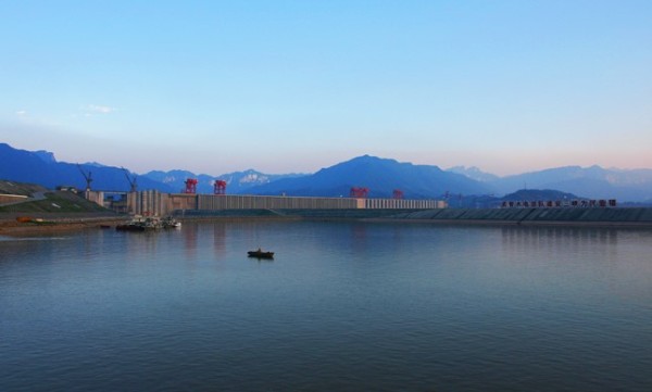 宜昌坐船游三峽大壩,領略壯麗自然風光與人文魅力,宜昌,游船探秘三峽大壩,自然與人文的壯麗風采