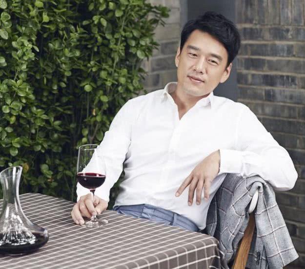 王耀慶老婆孩子，揭開明星家庭的神秘面紗，王耀慶家庭揭秘，明星家庭的神秘面紗背后